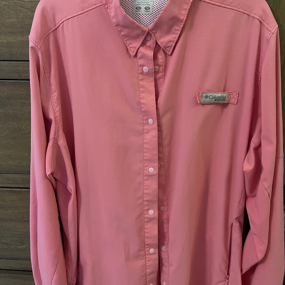 Columbia light Weight long sleeve